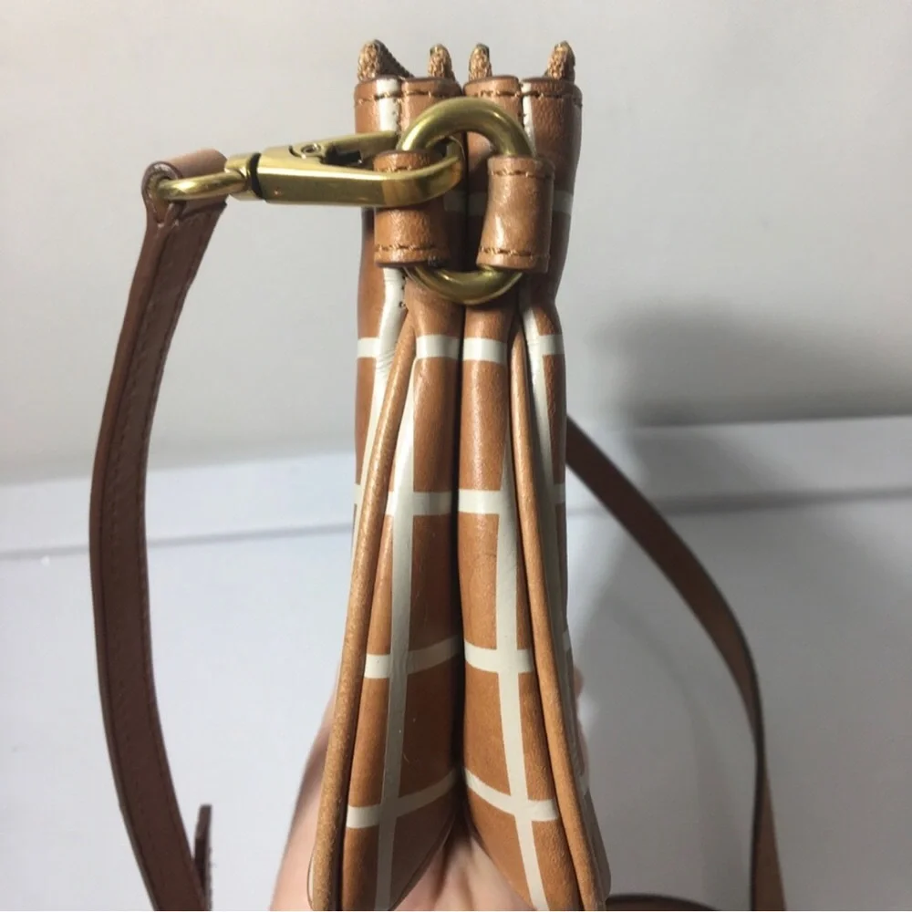 Fossil tan and white checkered leather crossbody bag. - Picture 9 of 14